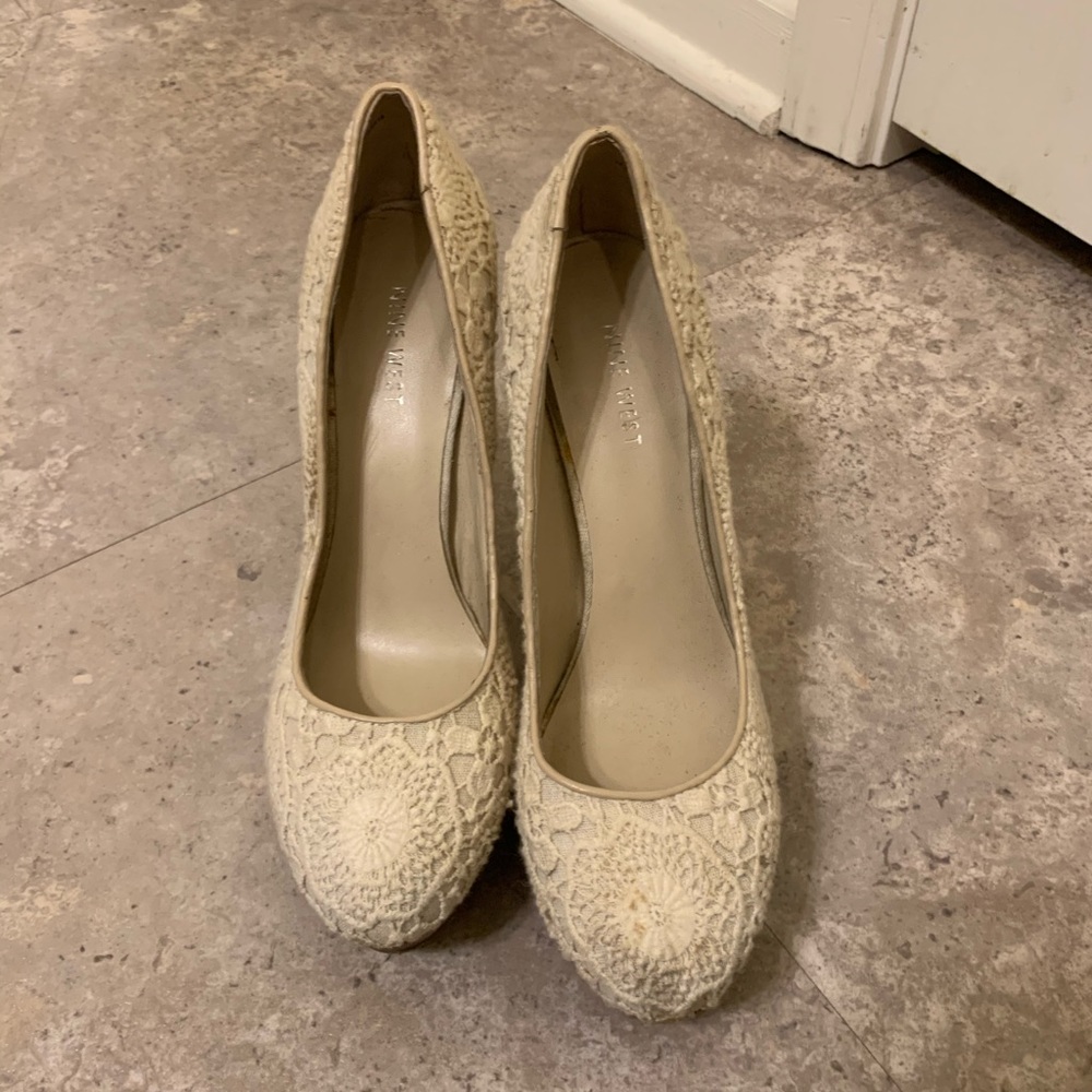 White lace heel